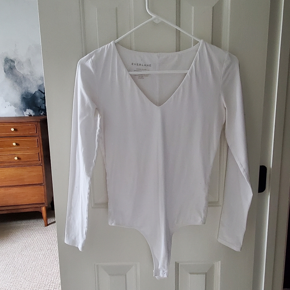 🌟 Everlane The Long-Sleeve Supima V-Neck Bodysuit with Thong Bottom, White (S)*